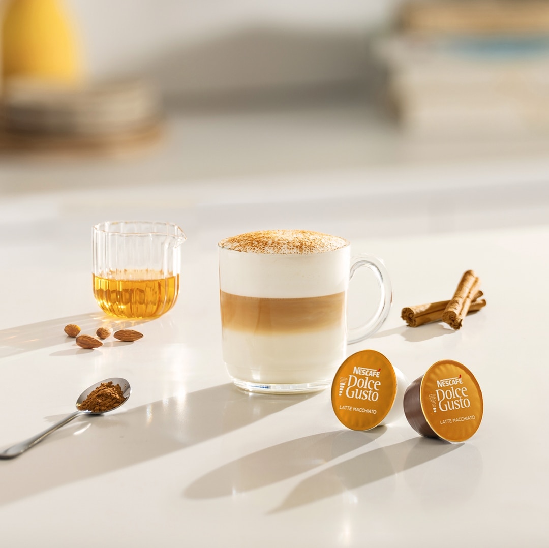 amaretto-hot-latte-macchiato_first